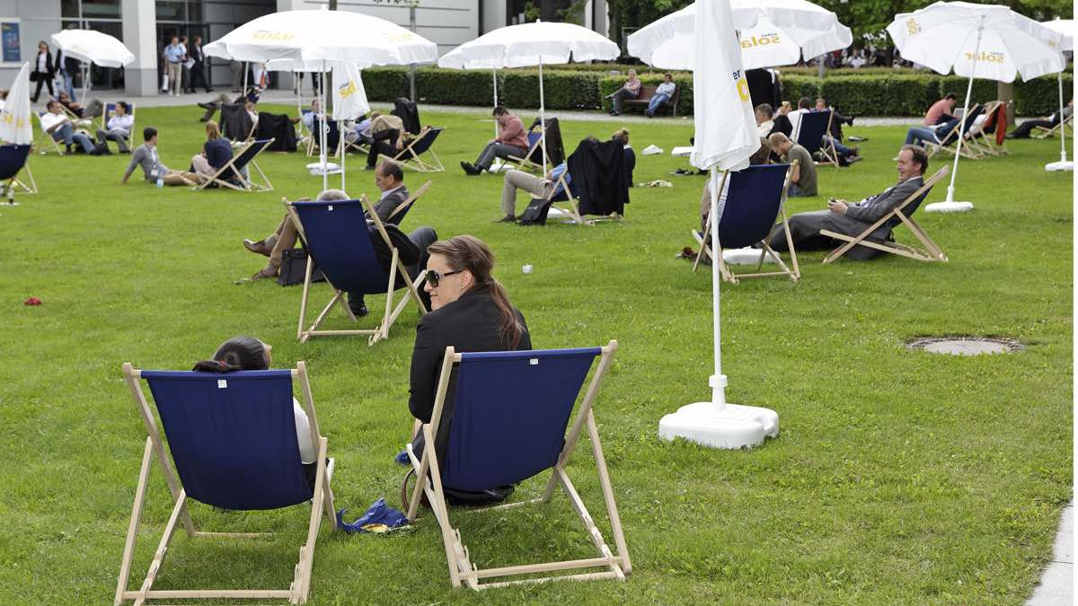 Intersolar 2012 - Munich. Die Messe München präsentiert ein variantenreiches Spektrum an Lösungen zu Solarthermie, Photovoltaic, Solarenergie-Speicherlösungen sowie die neuesten Trends des Marktes.
